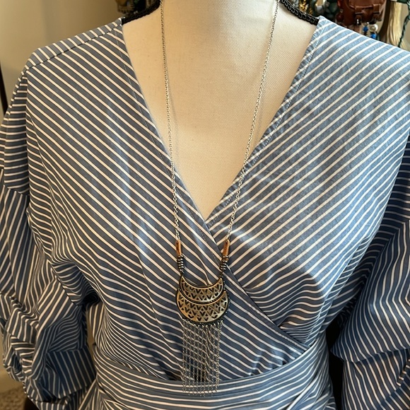 Red Camel necklace Silvertone and brushed gold.  Beautiful! - Picture 7 of 11